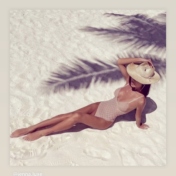 Bodysuit - Picture 1 of 2